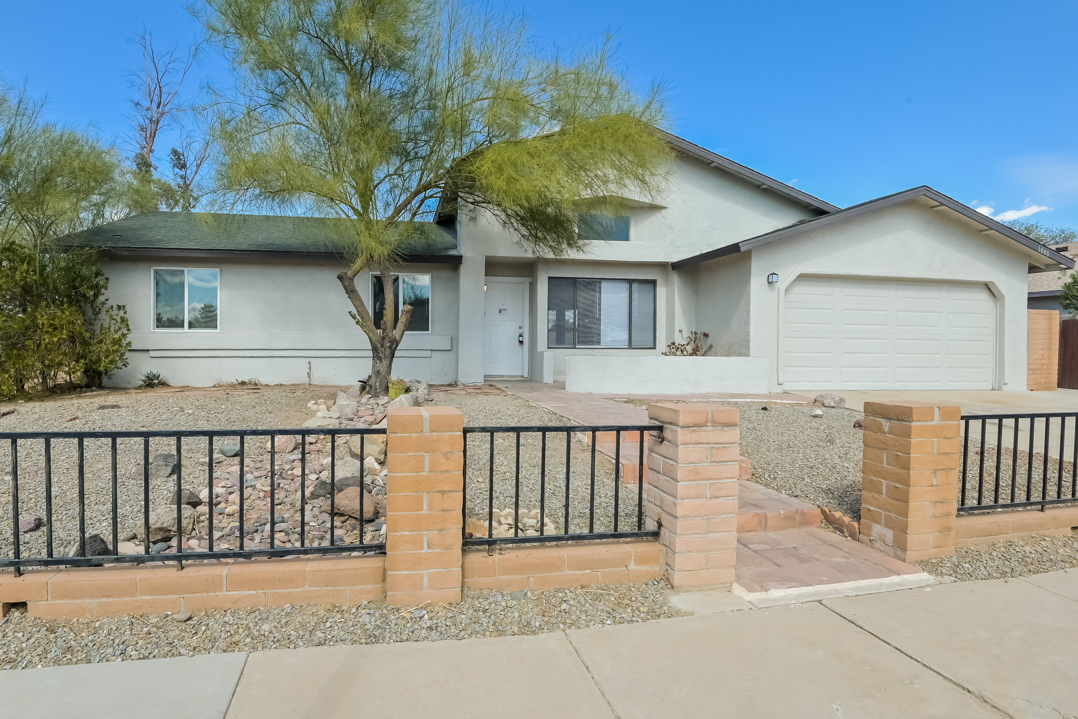 1880 W Mountain Oak Ln Tucson, AZ 85746
